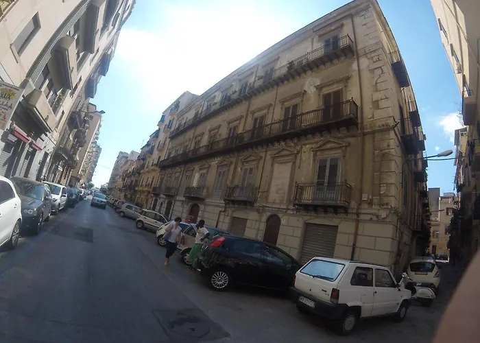 Nocleg ze śniadaniem Cannoli 4*