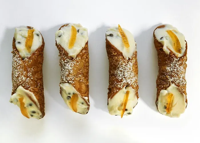 Bed & Breakfast Cannoli