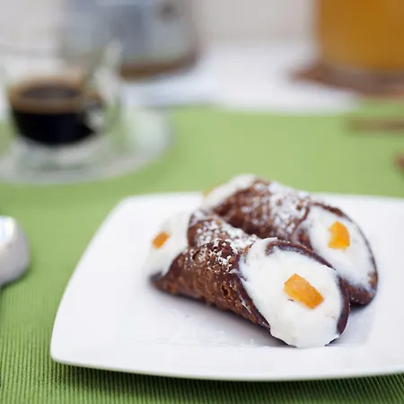 Cannoli 4*